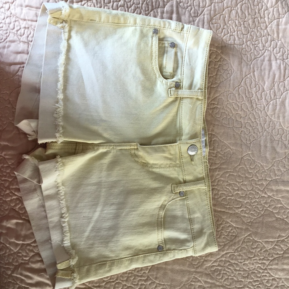 yellow shorts